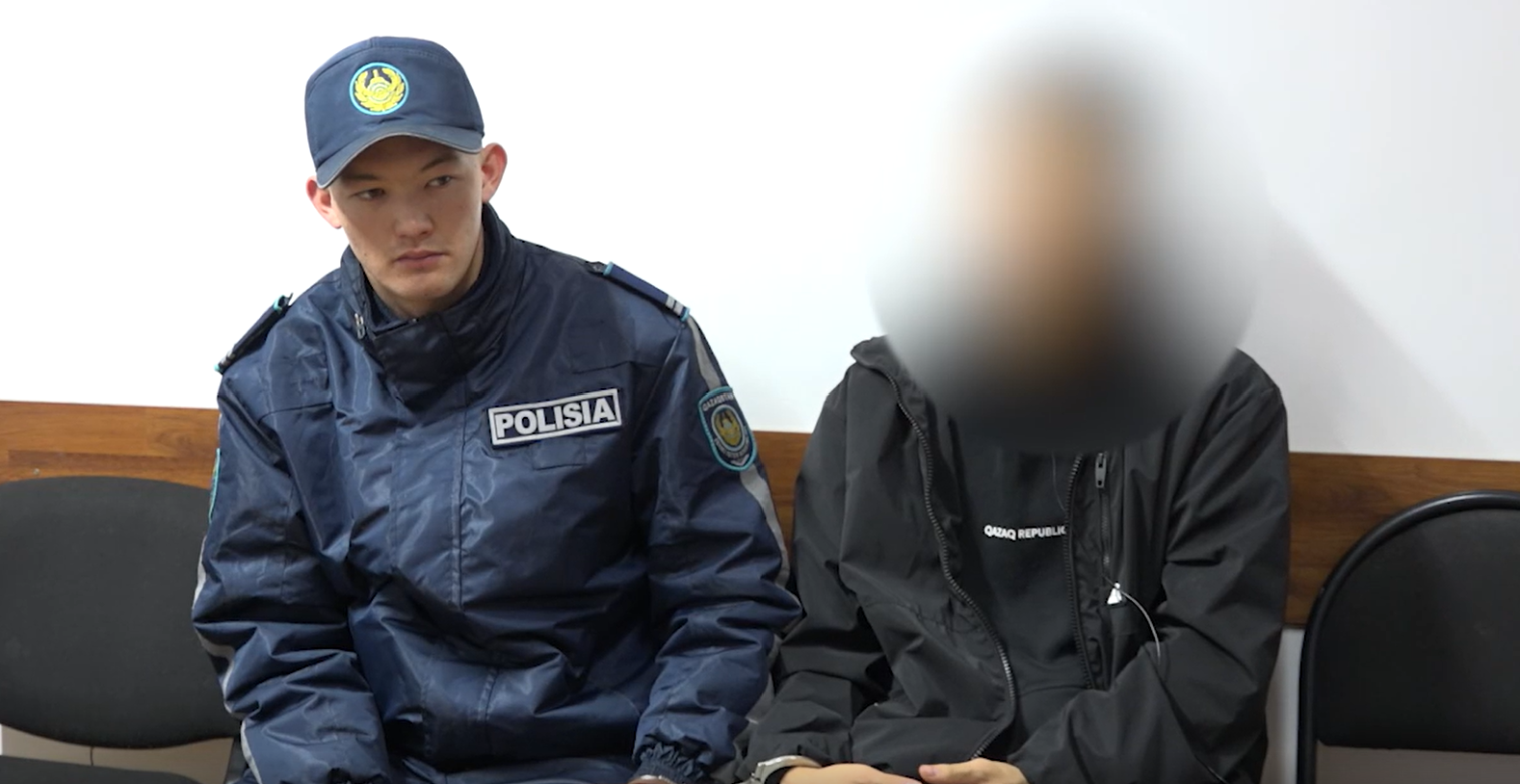 Kókshetaýlyq zeınetkerlerdiń 6 mıllıon teńgesin qoldy qylǵan dropperler ustaldy