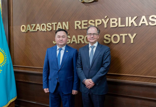 Joǵarǵy Sotqa Halyqaralyq jeke quqyq jónindegi Gaaga konferensııasynyń Bas hatshysy keldi