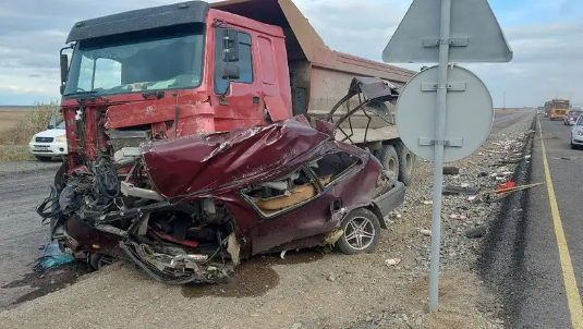 Almaty-Bishkek tas jolynda eki adam kóz jumdy