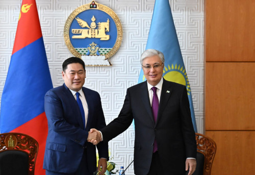 Prezıdent Mońǵolııa Premer-mınıstrimen kezdesti