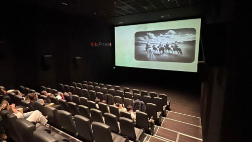 Kınoteatrlarda arhıvte saqtalǵan tarıhı beınematerıaldar kórsetilip jatyr