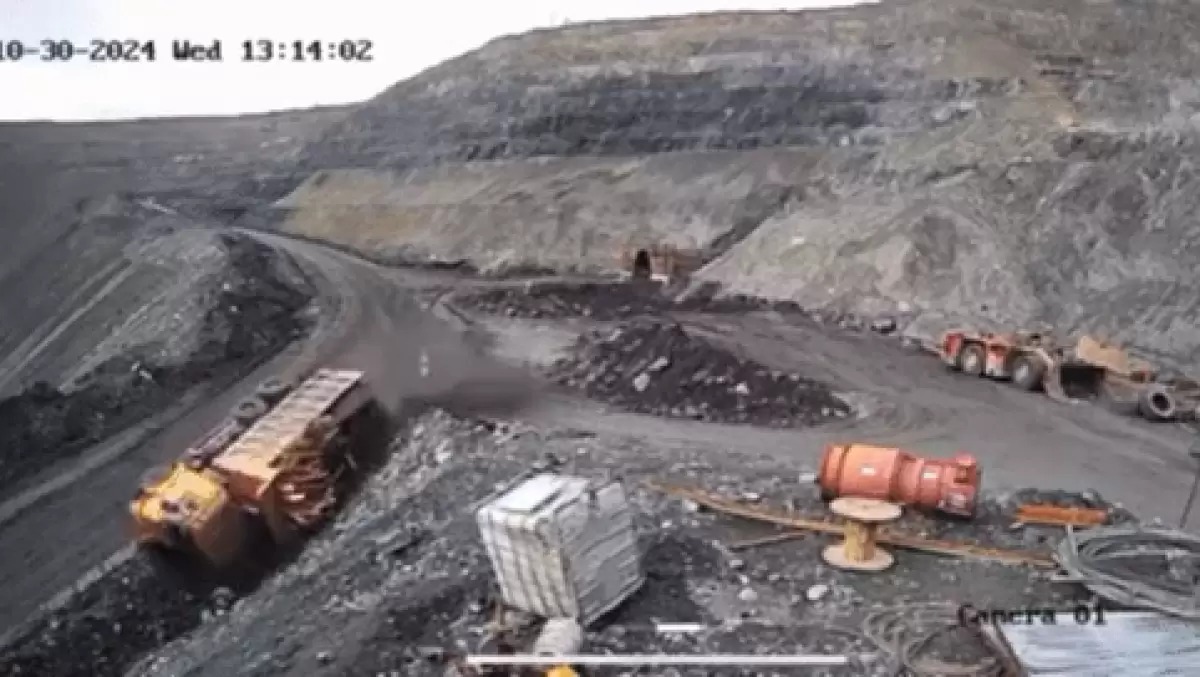 Aqtóbede Kamaz aýdarylyp eki jumysshy qaza tapty