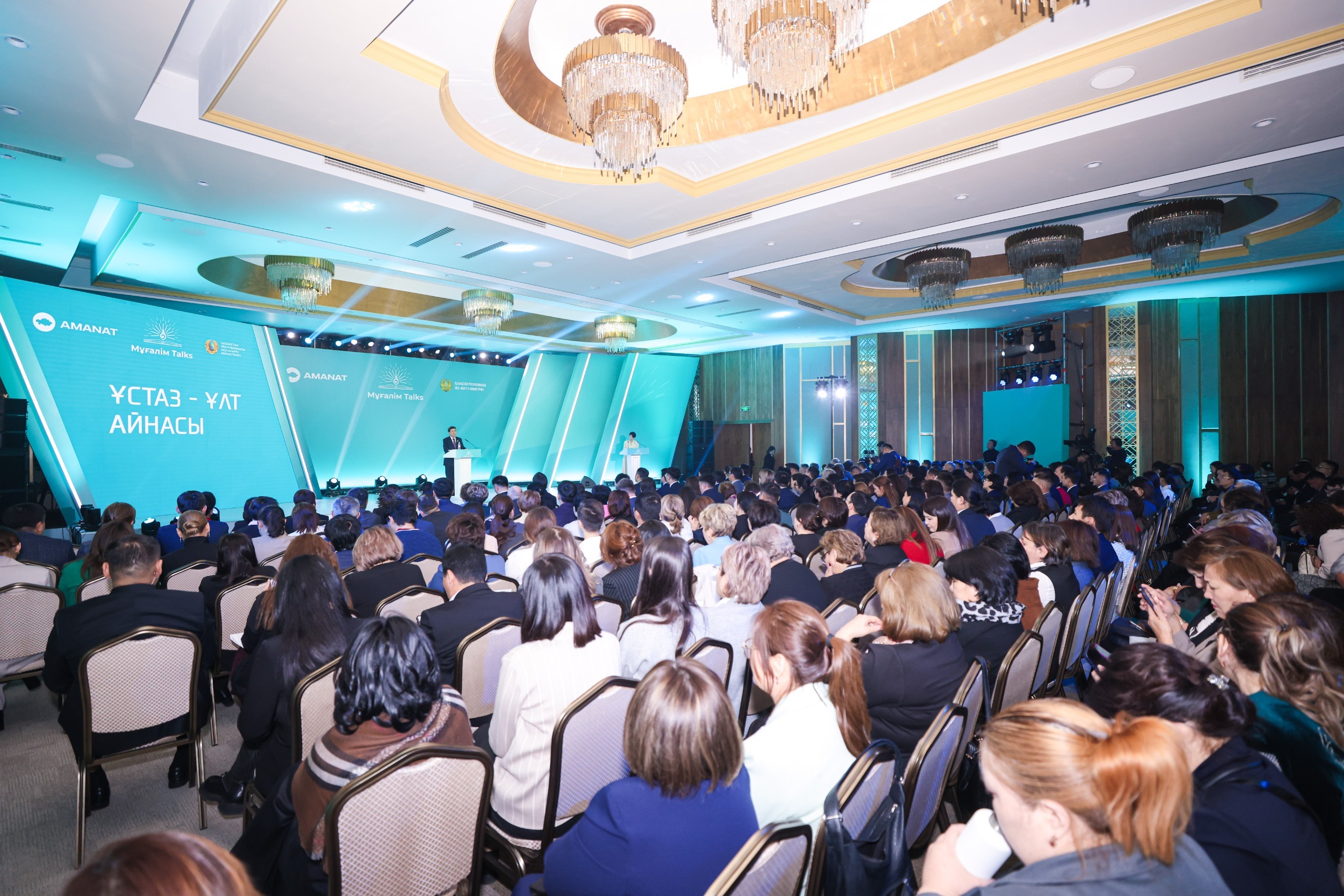 Prezıdent ustazdar qaýymyna aıryqsha kóńil bóledi - Erlan Qoshanov