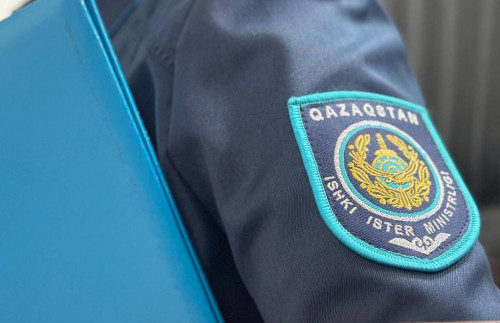 Astanada hostel ákimshisi kelýshiniń altyn buıymyn qoldy etken