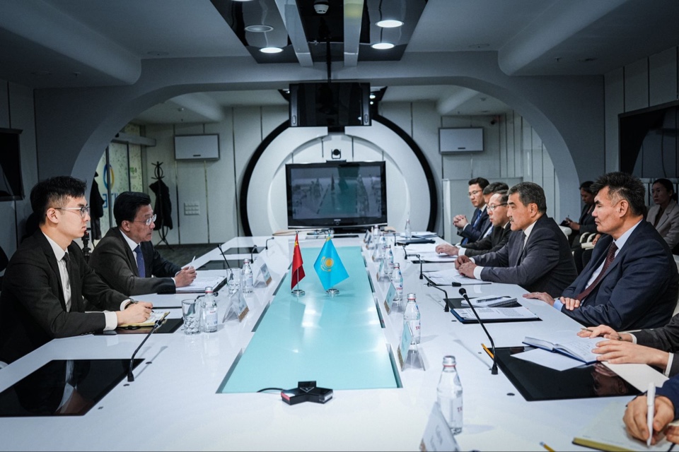 Qazaqstan-Qytaı sý yntymaqtastyǵynyń ózekti máseleleri talqylandy