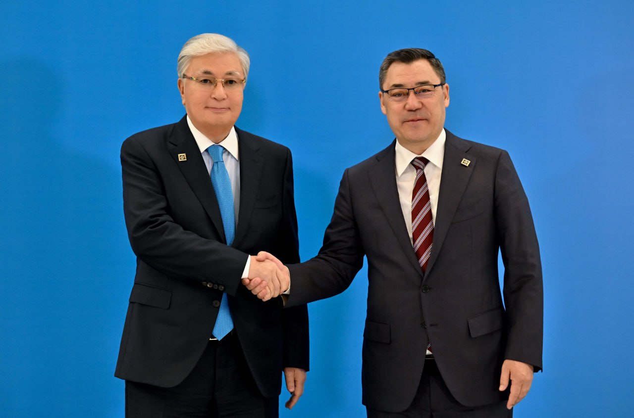 Prezıdent Bishkektegi «Yntymaq Ordo» ǵımaratyna bardy