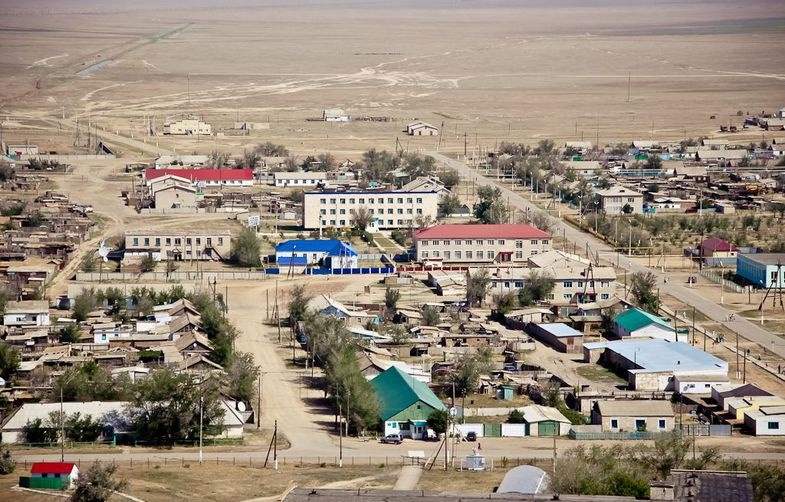 Elimizde alǵash ret «Aýyl mektebi» fotokórmesi ótedi