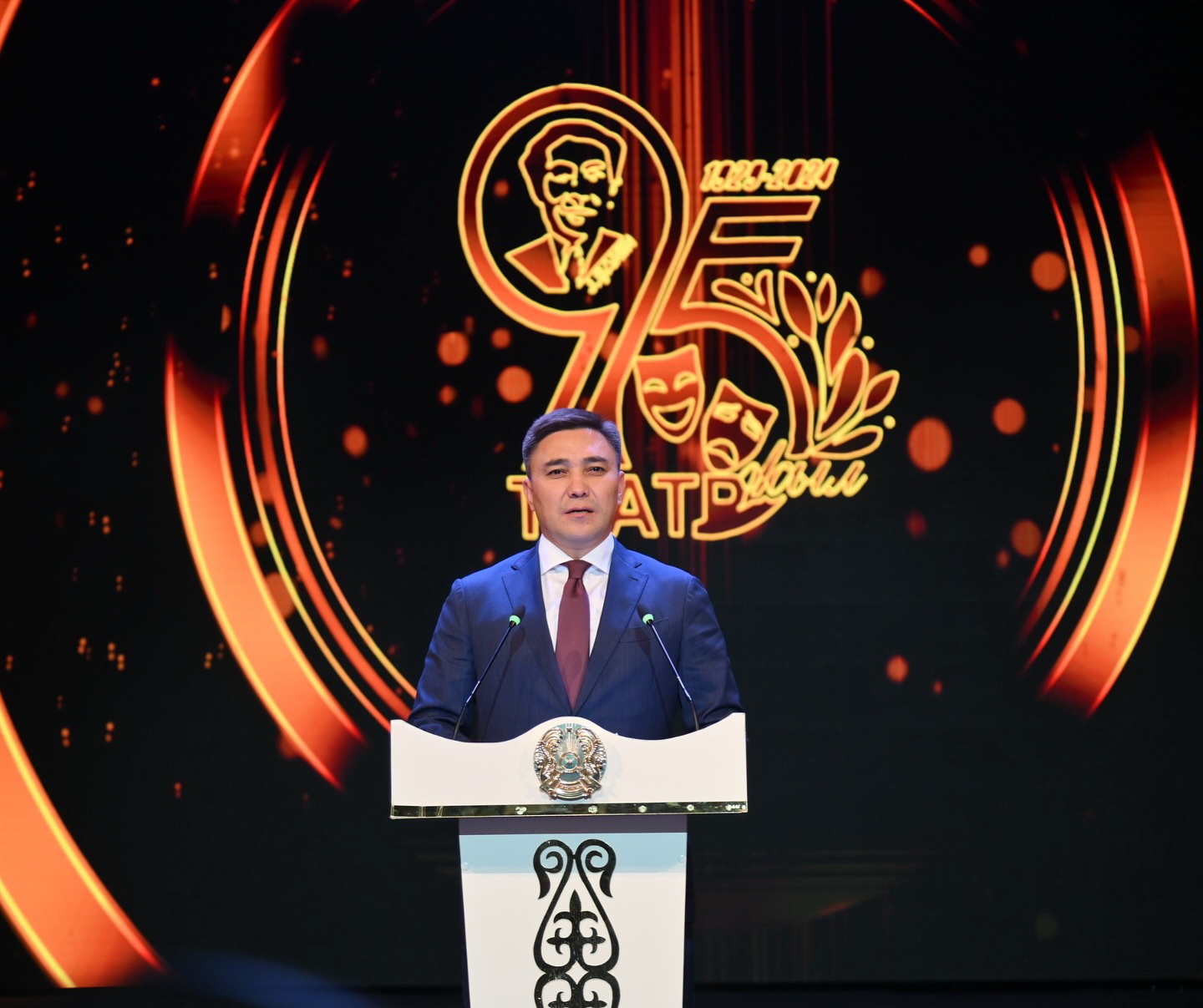 Túrkitildes elderdiń teatr festıvali