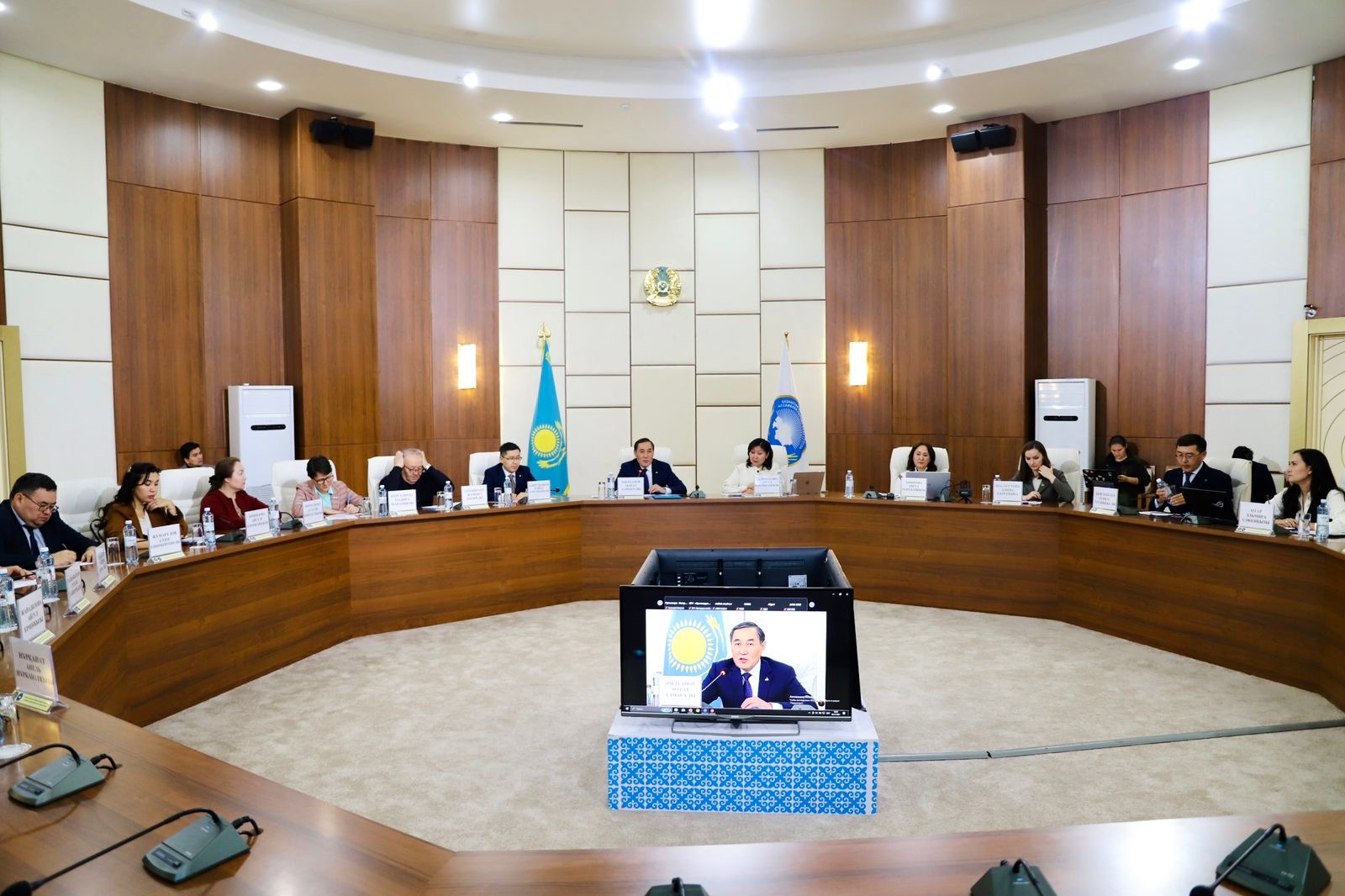 Jas ǵalymdar klýbynyń aıryqsha bastamasy