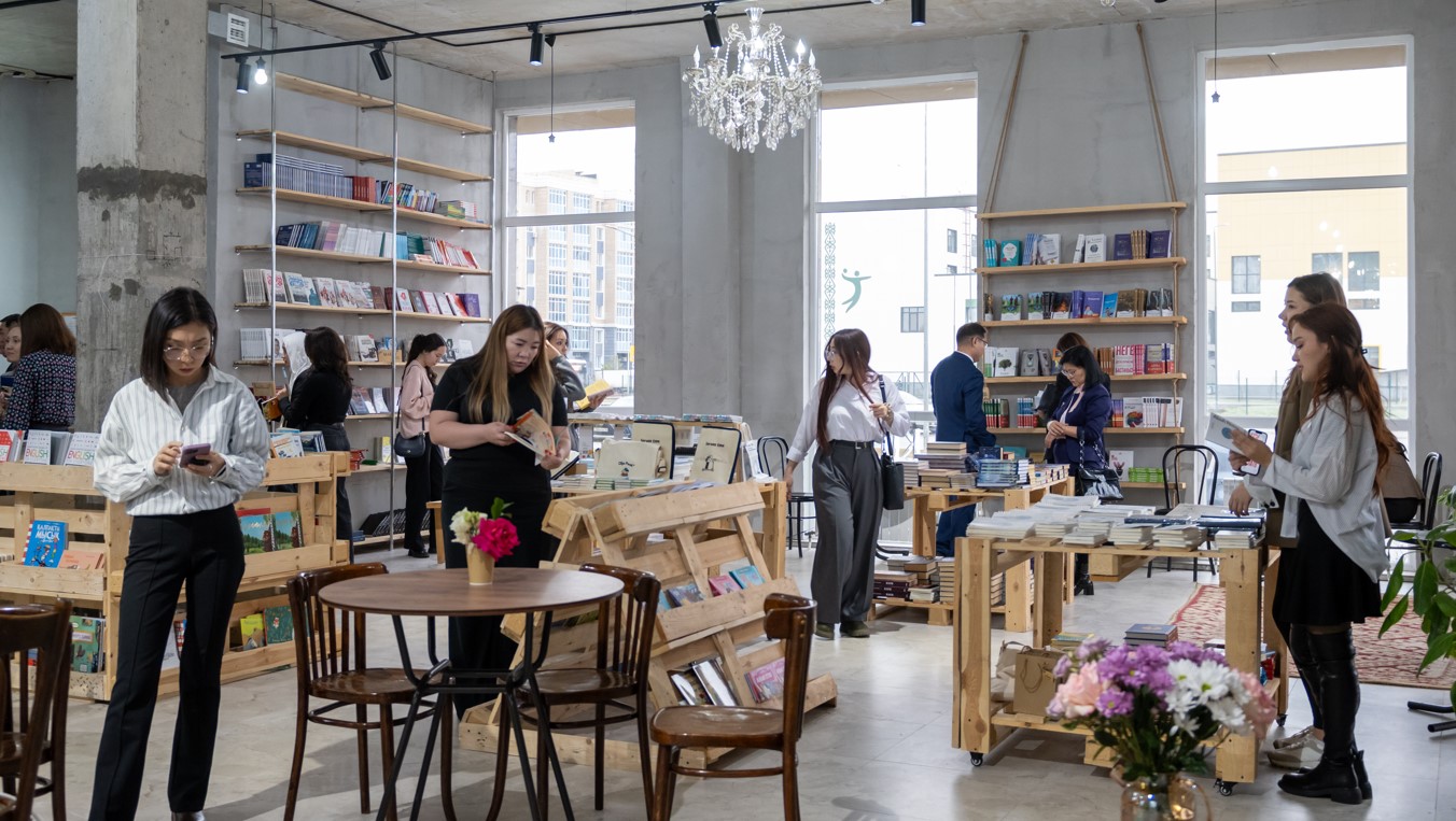 Ozyq ıdeıalardy nasıhattaý alańy