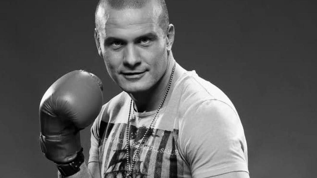 Ýkraınalyq tanymal boksshy kóz jumdy