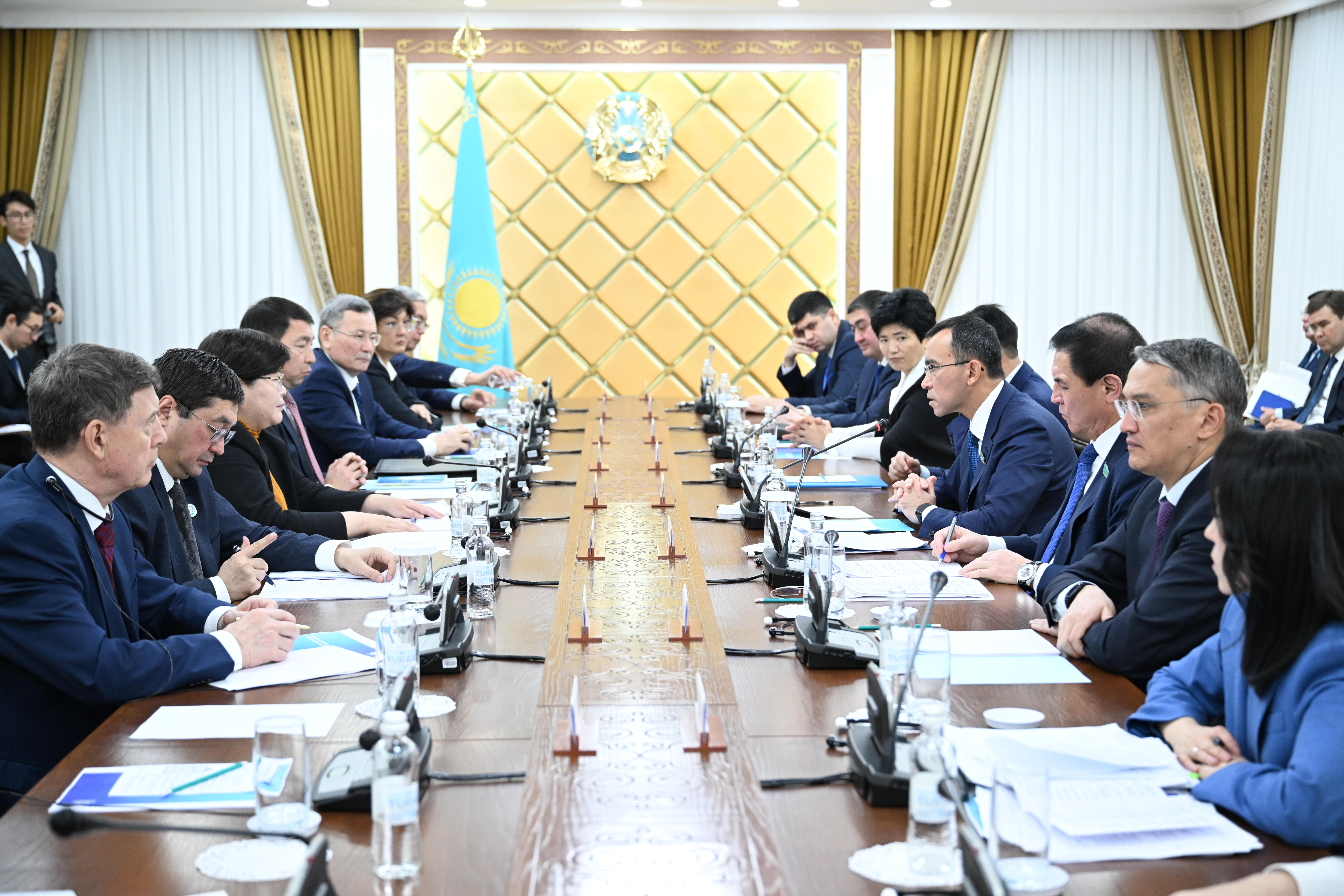 Konstıtýsııalyq baqylaýdy jetildirý tetikteri talqylandy