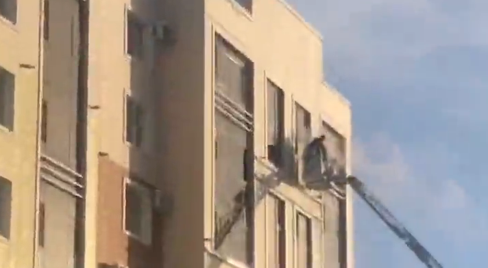 Astanada páter órtinen 3 adam qutqaryldy