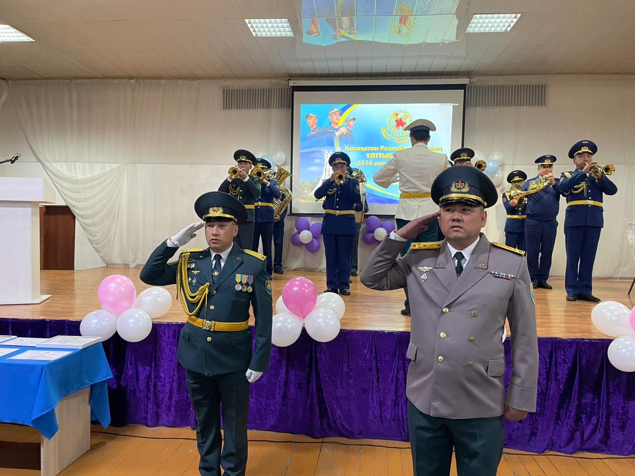 Áskerı qurylymǵa shırek ǵasyr