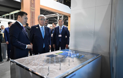 Prezıdent SOP29 aıasyndaǵy Qazaqstannyń ekspozısııasymen tanysty