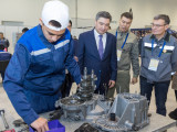 Oljas Bektenov WorldSkills Kazakhstan kásibı-tehnıkalyq daǵdylar chempıonatynyń qatysýshylarymen kezdesti