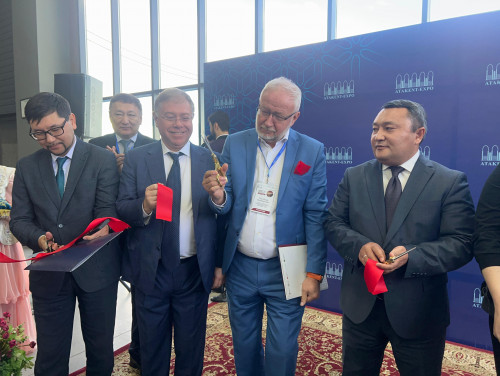 Almatyda HII «Uly jibek jolymen» halyqaralyq kitap kórmesi ashyldy