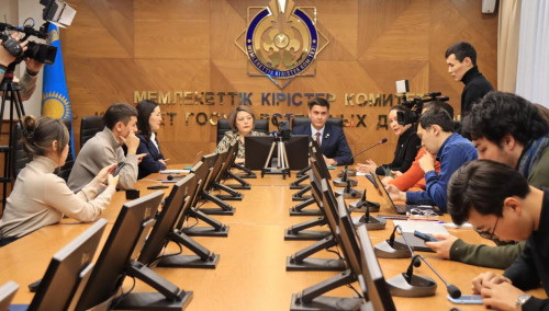 Jeke tulǵalardy aktıvter men mindettemeler týraly deklarasııany tapsyrýdan bosatý usynyldy