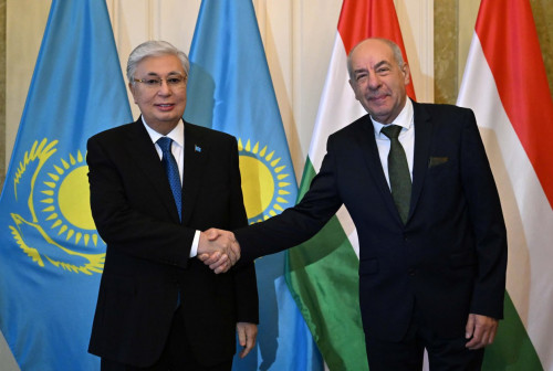 Memleket basshysy Majarstan Prezıdentimen kezdesti