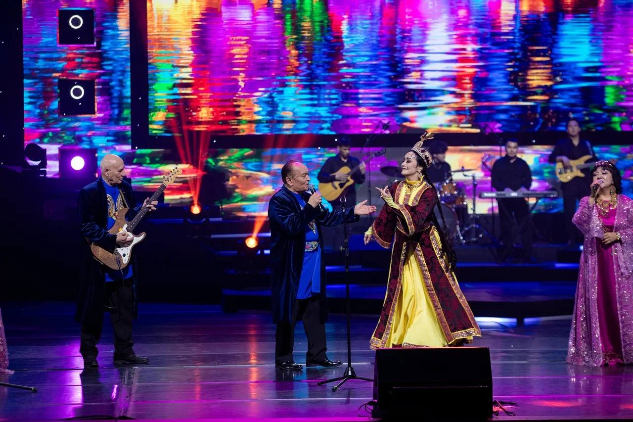 Belgili «Iаshlyk» ansambli 50 jyldyq mereıtoıyn atap ótti