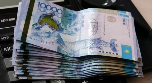 Pavlodarda ortasha jalaqy 14 paıyzǵa ósti