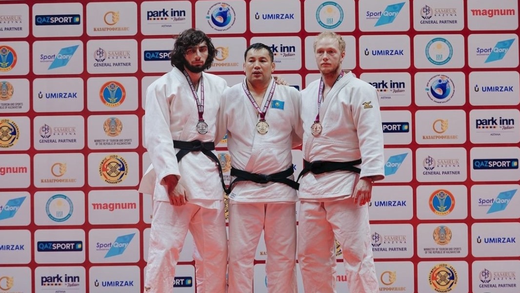 Úzdikter tústi dodaǵa