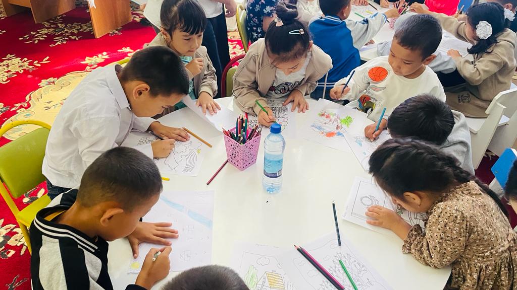 Kolledjder erekshe balalar úshin pedagog-assıstentterdi daıarlaı bastaıdy