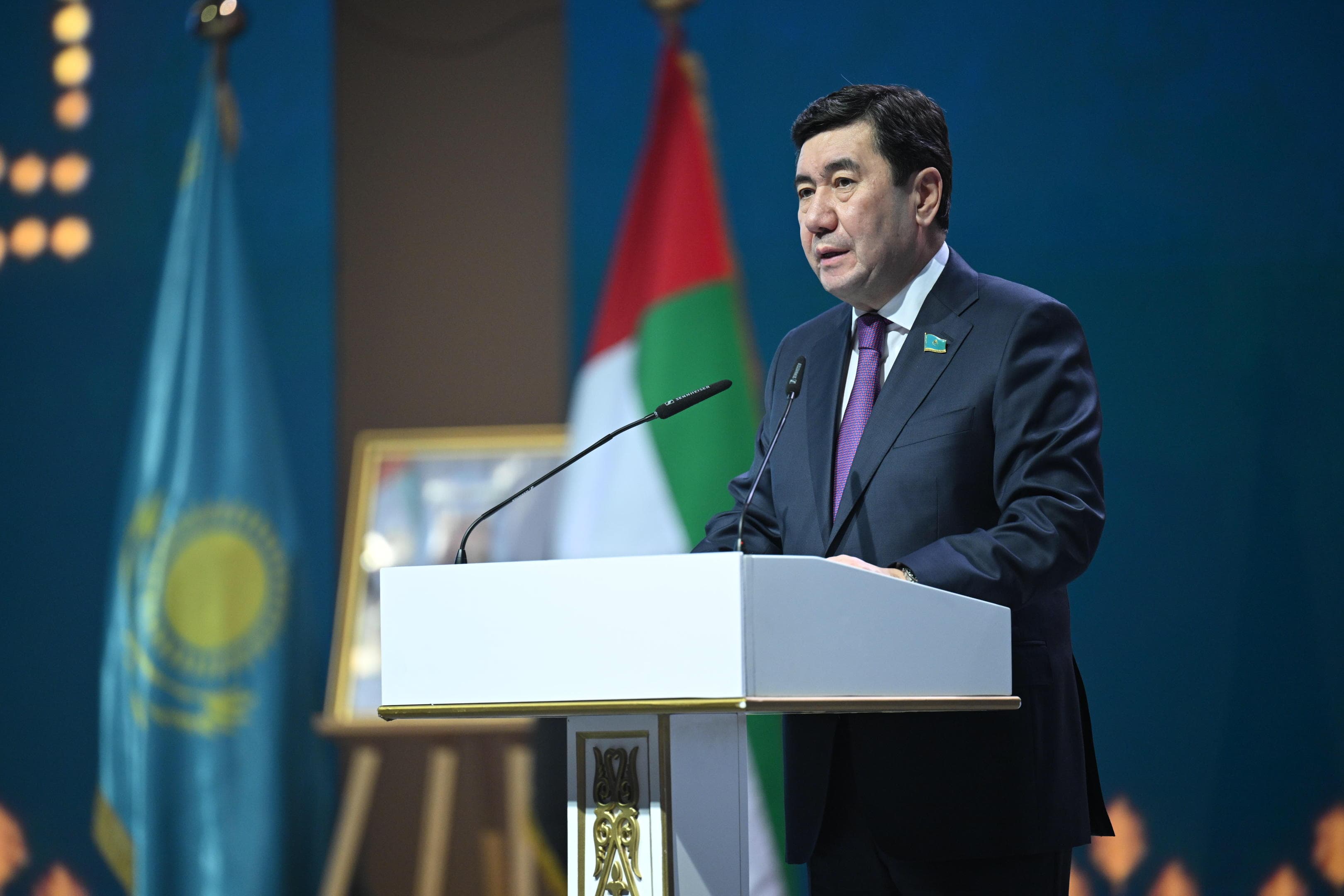 Erlan Qoshanov BAÁ ulttyq kúnine arnalǵan jıynǵa qatysty