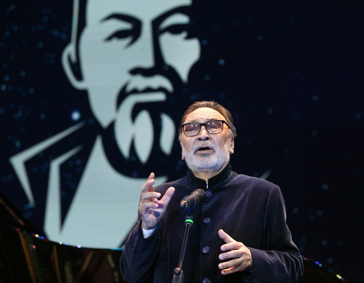 Abaı rýhymen syrlasqan ánshi