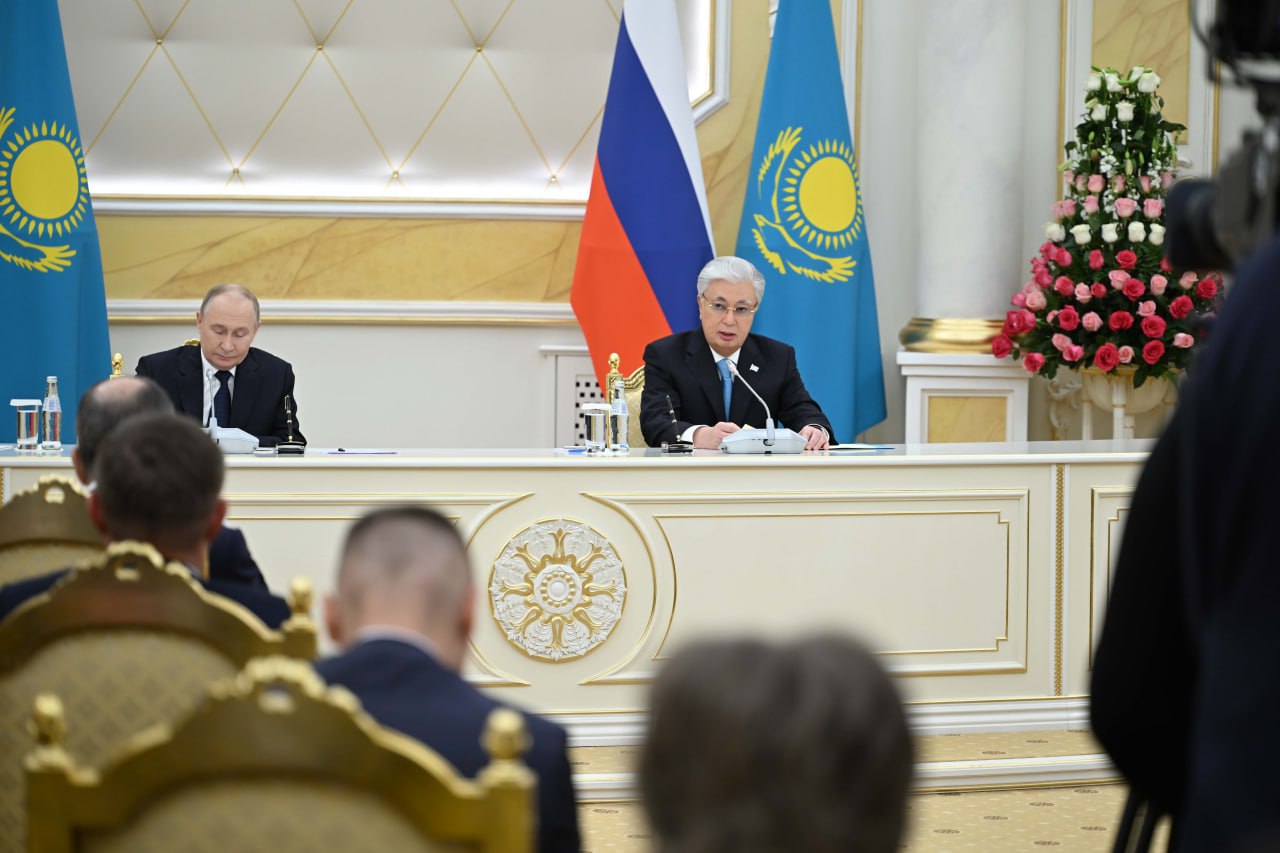 Qazaqstan men Reseı Prezıdentteri BAQ ókilderi úshin brıfıng ótkizdi