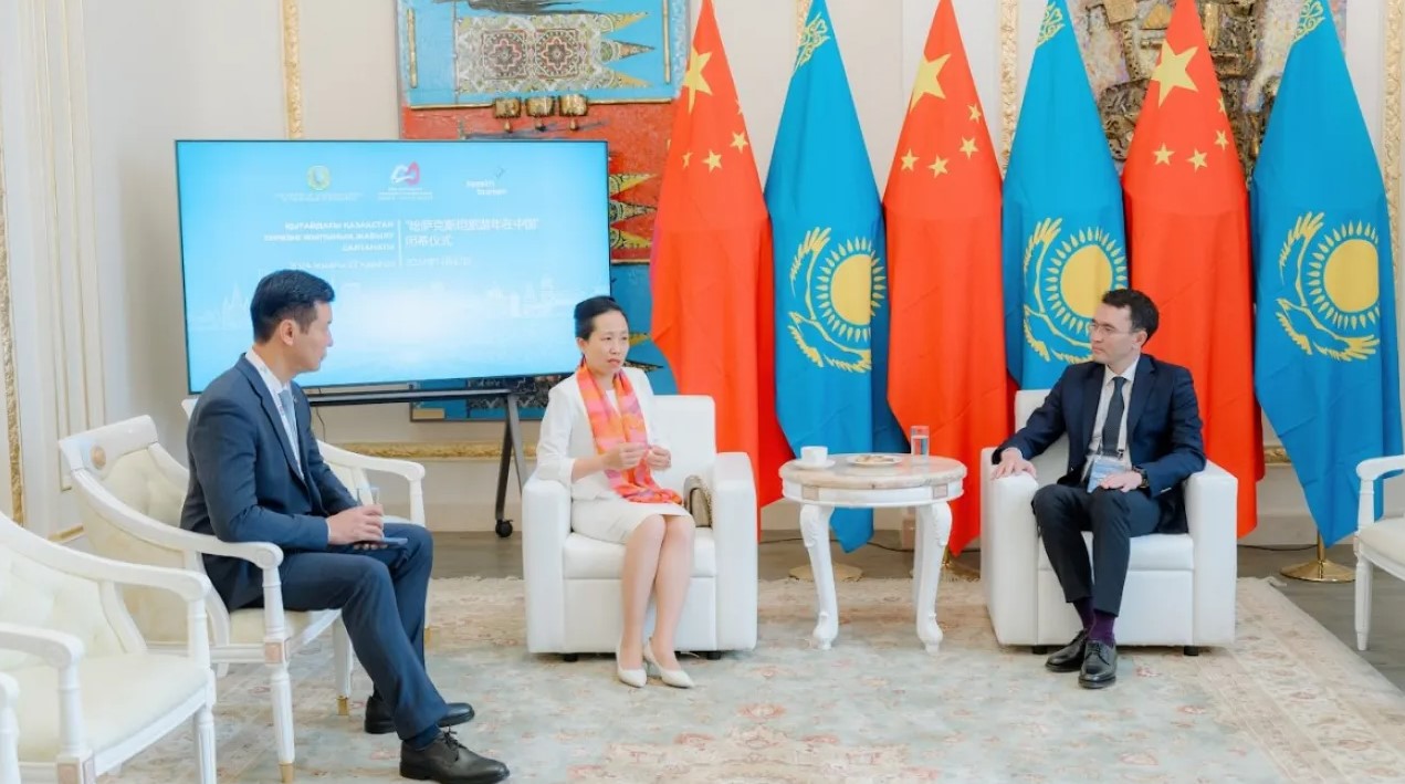 Qazaqstan – Qytaı: Týrıster qatary arta tústi