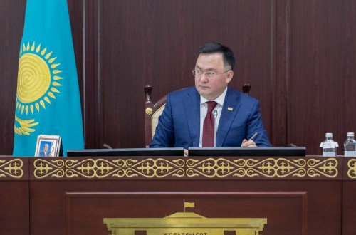 Joǵarǵy Sot eńbek daýlary men muragerlik jónindegi quqyq qoldanýdy túsindirdi