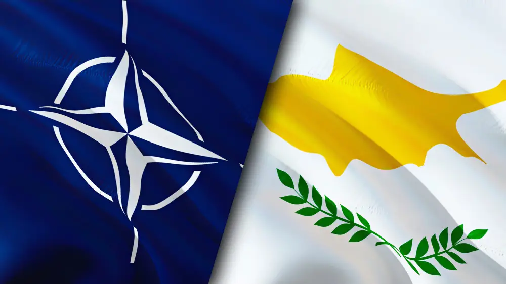 Kıpr NATO-ǵa kirýge nıetti