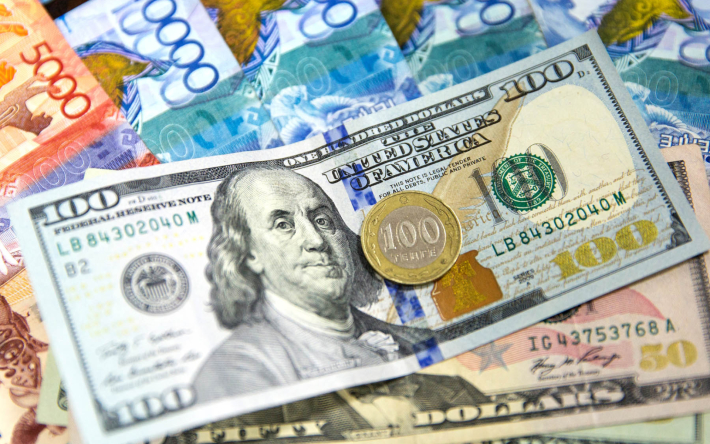 Dollar baǵamy 524 teńgege jetti