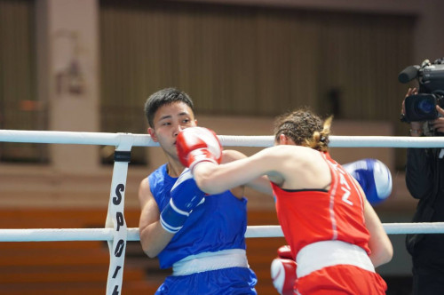 Áıkerim Sáttibaeva jartylaı fınalda ózbek boksshysymen judyryqtasady