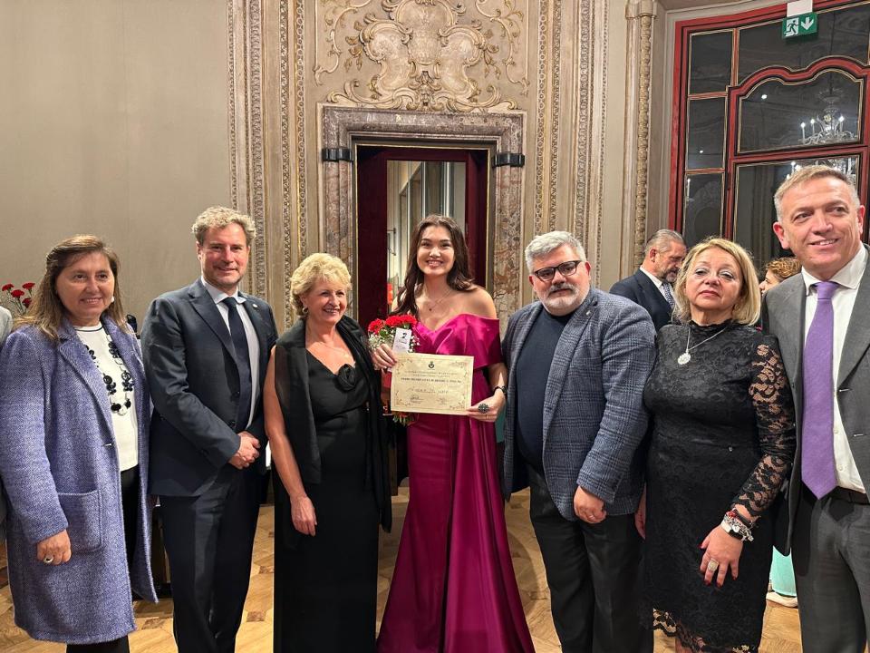 Áıgerim –  Italııa sahnasynda