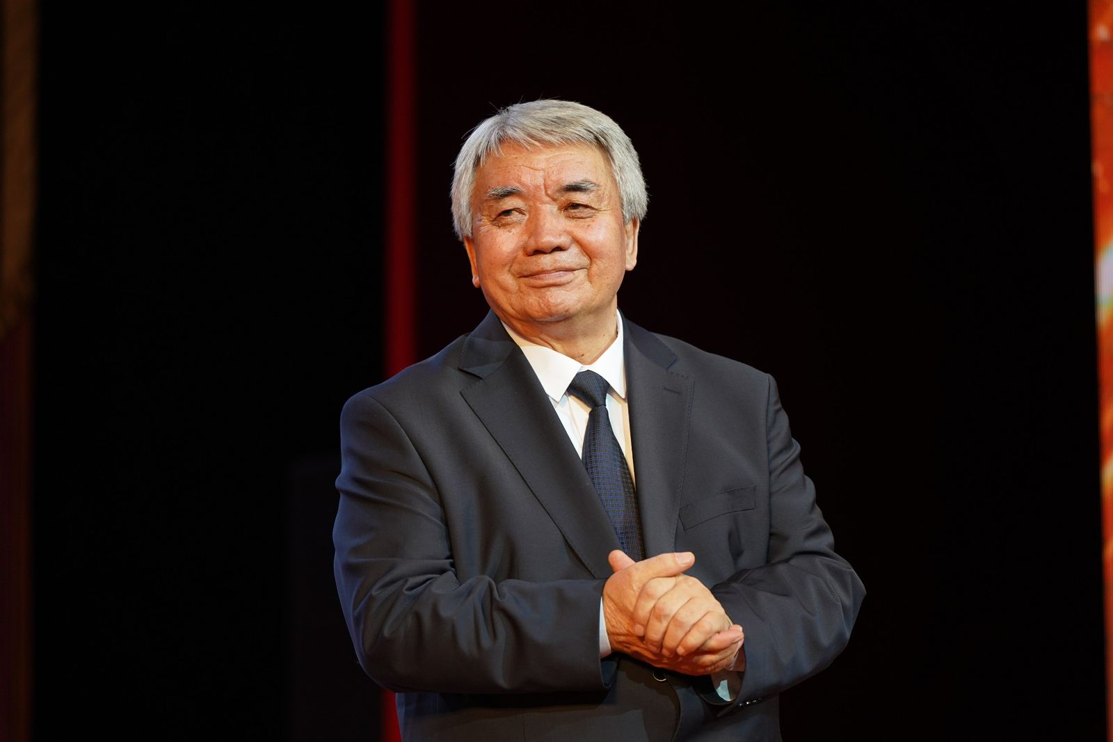 Túgelbaı QAZAQOV, Qyrǵyz Respýblıkasynyń El ártisi: Mýzykadan qudiretti dúnıe joq