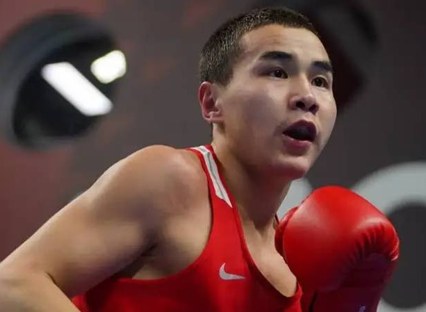 Azııa chempıonaty: Muhammedsabyr Bazarbaıuly qarsylasyna ese jiberdi