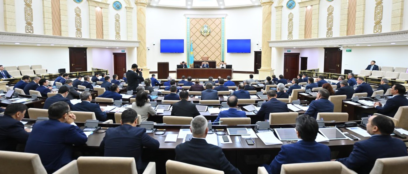 Respýblıkalyq bıýdjetti naqtylaý týraly zań maquldandy