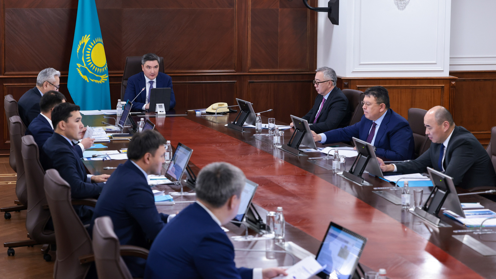 Úkimette Mańǵystaý oblysyn damytý máseleleri boıynsha keńes ótti