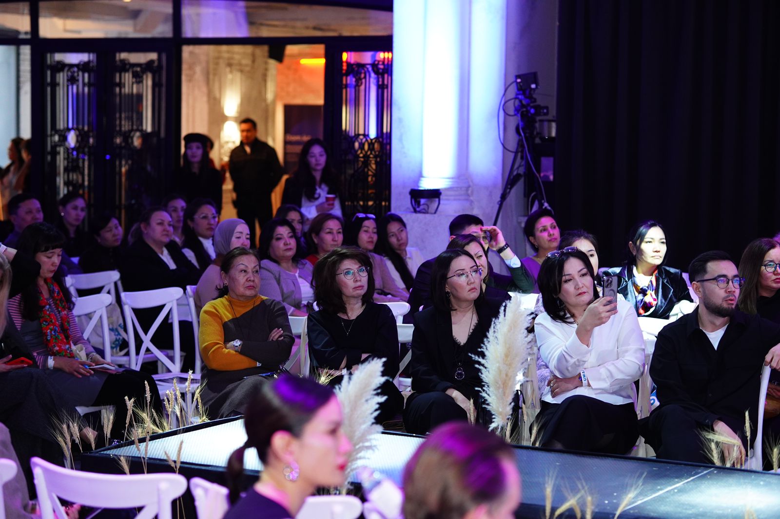 Almatyda alǵash ret «Umaı» áıelder forýmy ótti