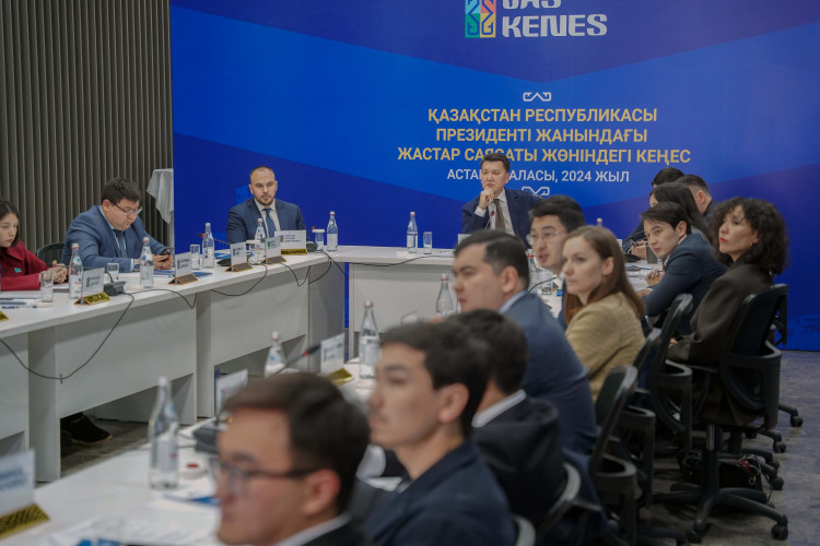 Jastar saıasaty jónindegi keńestiń kezekti otyrysy