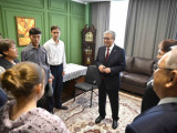 Prezıdent Úshtóbe qalasynda ornalasqan Kemel Toqaev atyndaǵy mektepke bardy