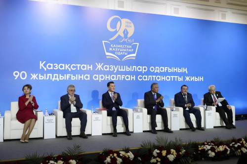 Jazýshylar odaǵynyń 90 jyldyǵyna oraı saltanatty jıyn ótti