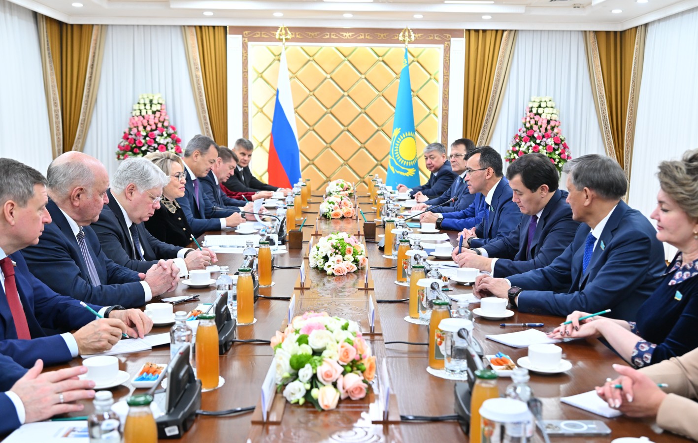 Parlamentaralyq baılanys jandana túsedi