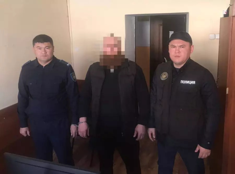 Túrkistan oblysynda 10 jyl boıy izdeýde júrgen kúdikti ustaldy