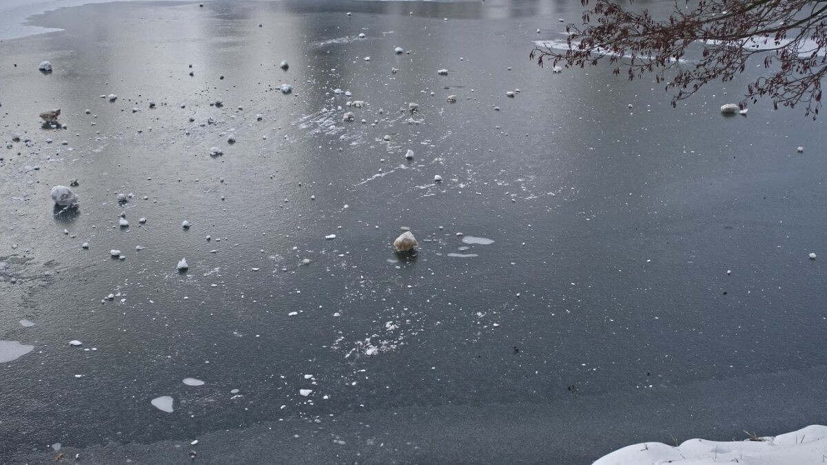 Aqtóbe oblysynda eki balyqshy sýǵa batyp ketken