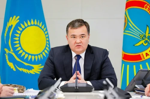 «Egemen Qazaqstan» eldik máselelerdi kóterip keledi - Jeńis Qasymbek