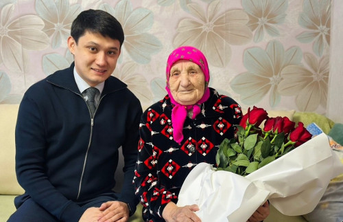 Astana ákimdigi ǵasyr jasaǵan tyl ardagerin quttyqtady