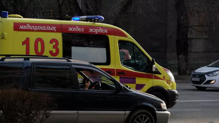 Qostanaı turǵyndary jedel járdem qyzmetkerin soqqyǵa jyqqan